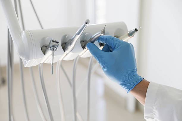 Professional Tooth Extraction technician working in Lake Worth, TX
